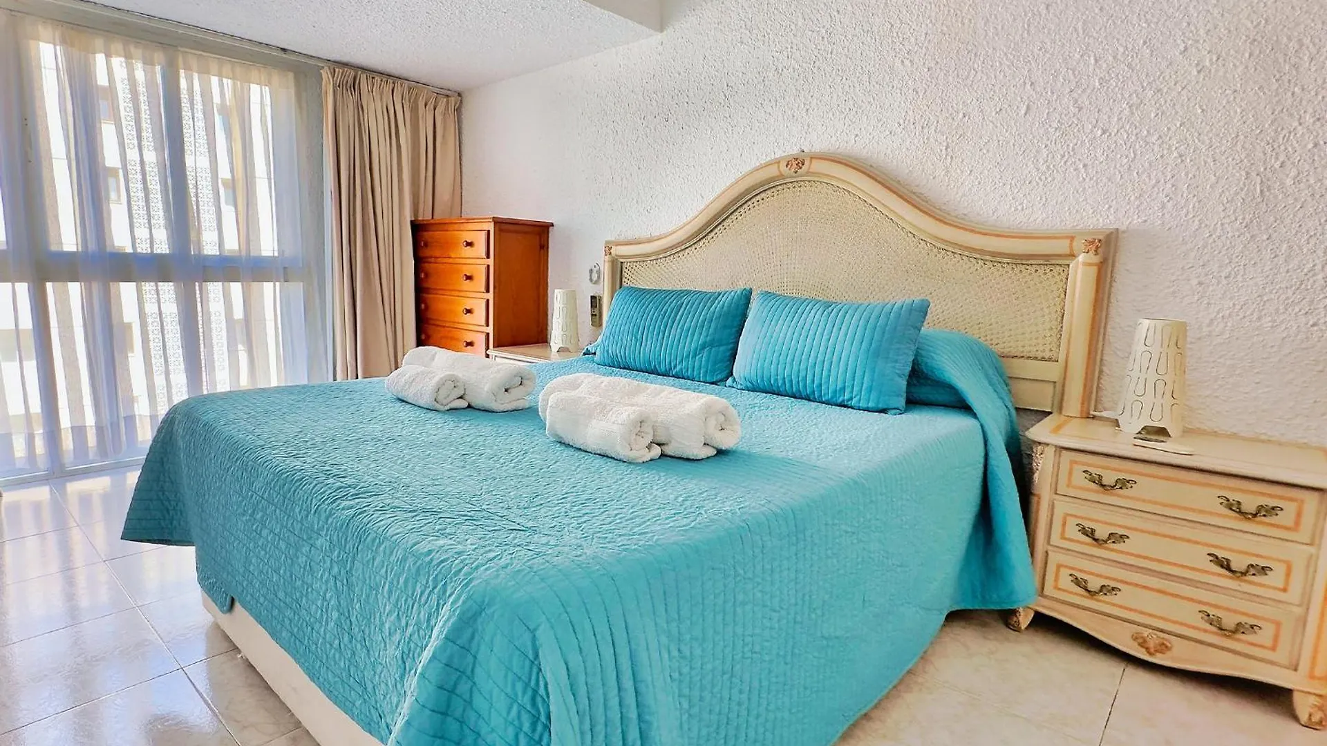Skol 439 Spacious And Refurbished Apartment With Sea Views Marbella
